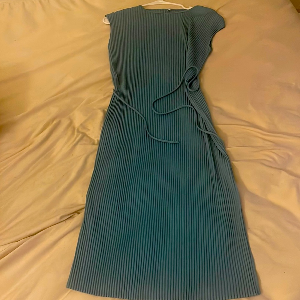 Uniqlo turquoise pleated dress LIKE NEW size S